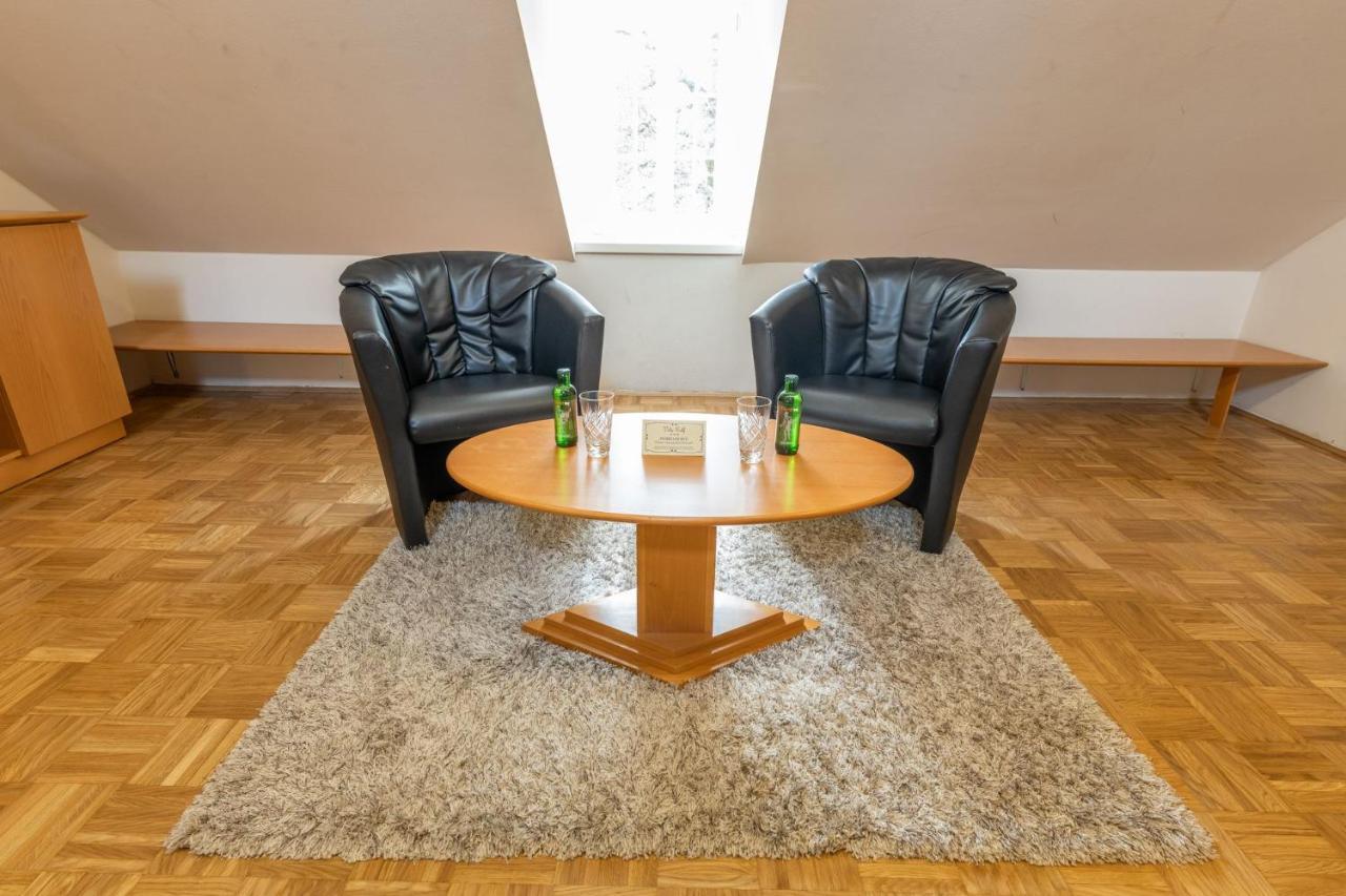 Apartments Vila Golf - Flucher Turizem 로가스카슬라티나 외부 사진
