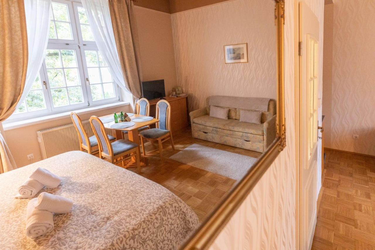 Apartments Vila Golf - Flucher Turizem 로가스카슬라티나 외부 사진