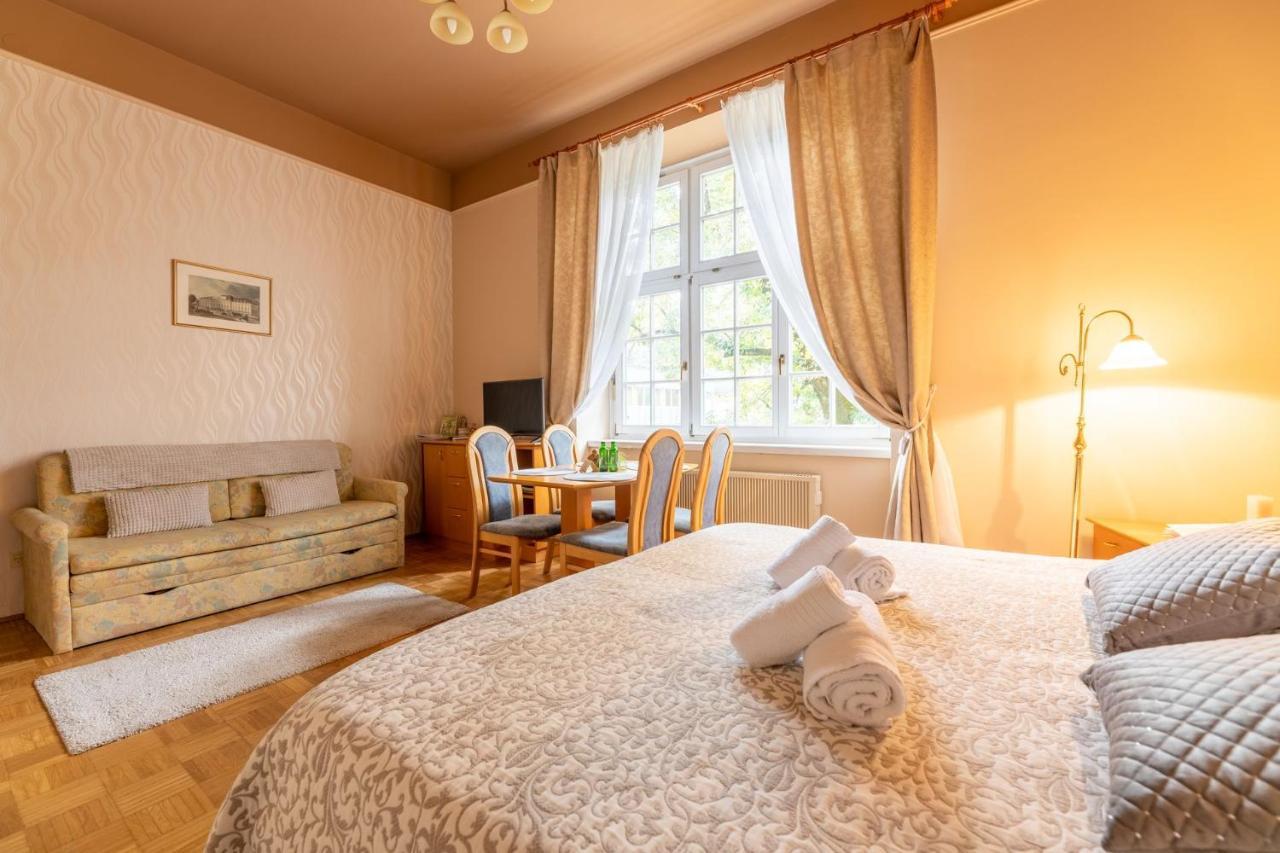 Apartments Vila Golf - Flucher Turizem 로가스카슬라티나 외부 사진