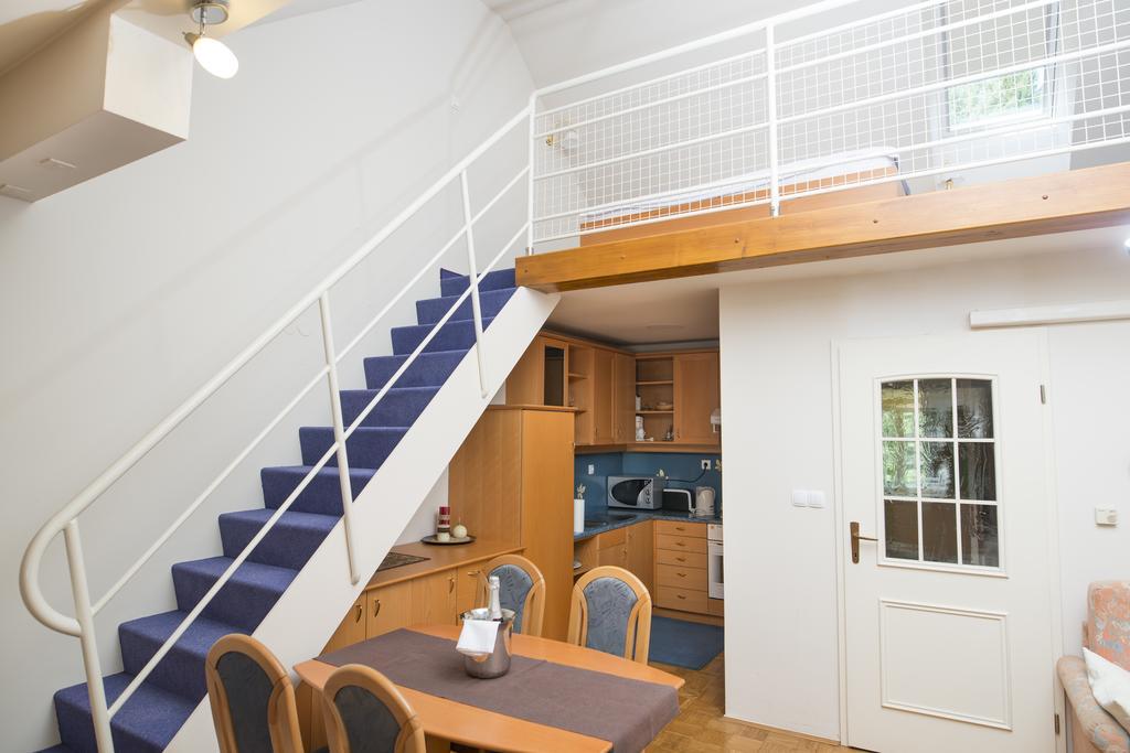 Apartments Vila Golf - Flucher Turizem 로가스카슬라티나 외부 사진